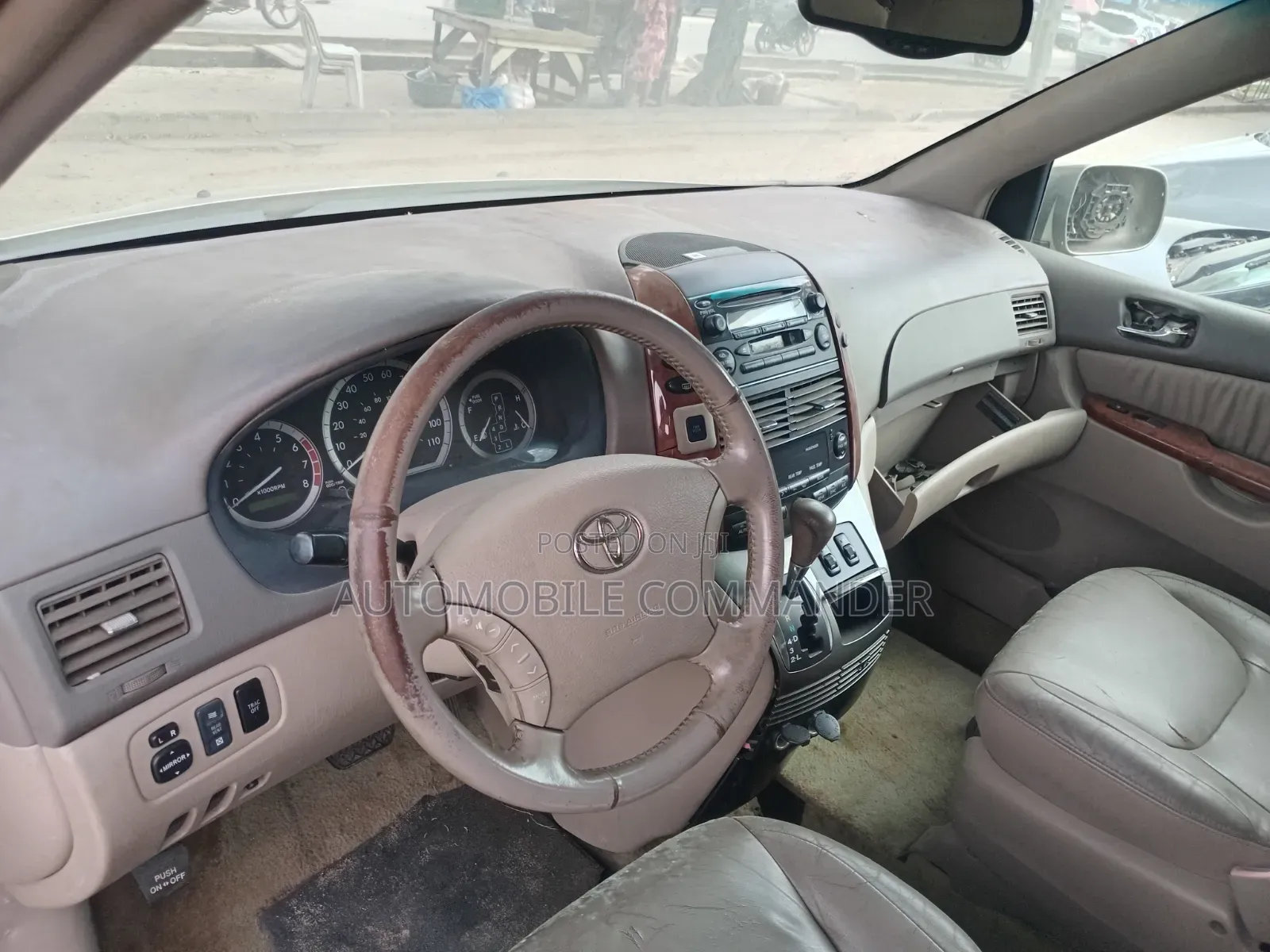 Toyota Sienna 2004 Gold
