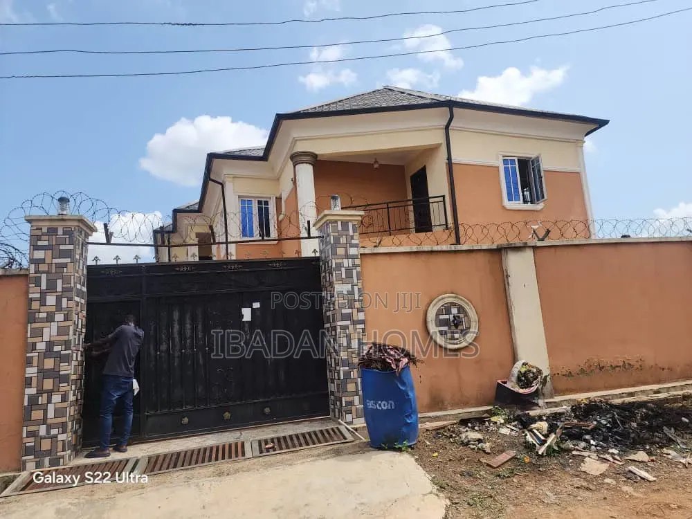 3bdrm Block of Flats in Promise Land Estate, Ibadan for sale