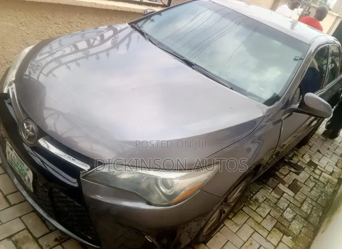 Toyota Camry 2016 Gray