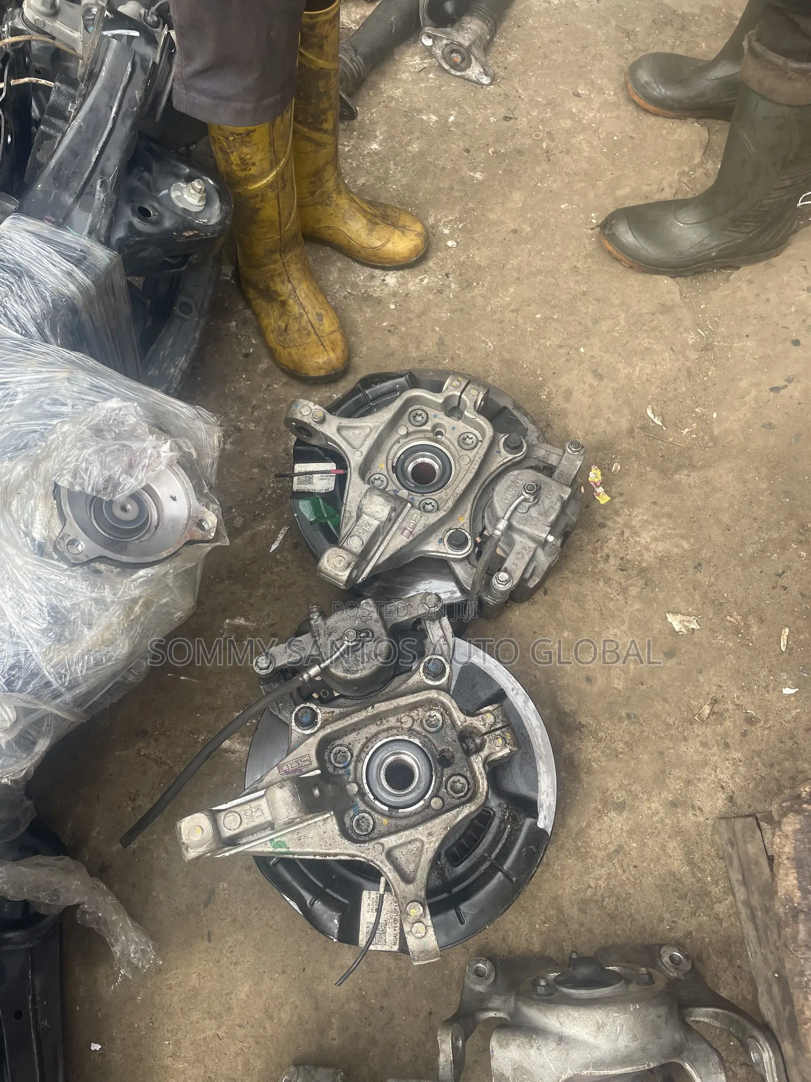 Complete Front Hub Hyundai Santa Cruz Available
