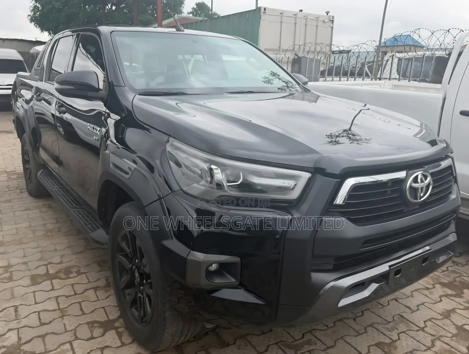 Toyota Hilux 2021 Black