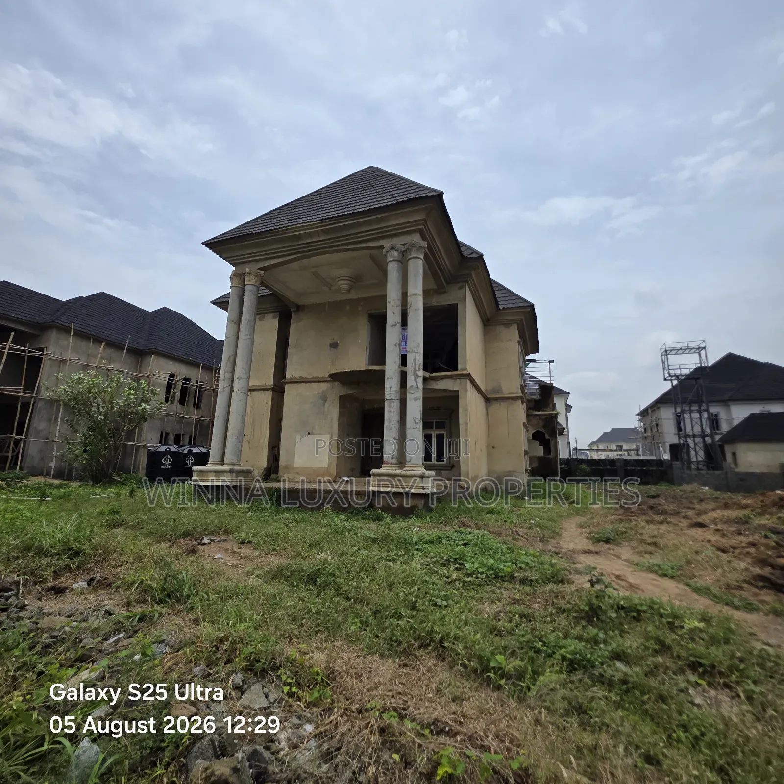 7bdrm Duplex in River Park Estate, Lugbe District for sale