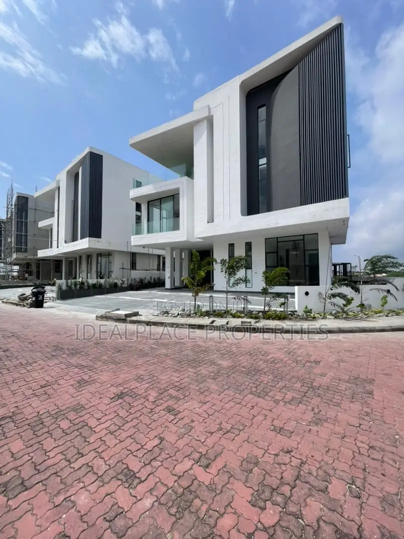 6bdrm Duplex in Osapa london for sale