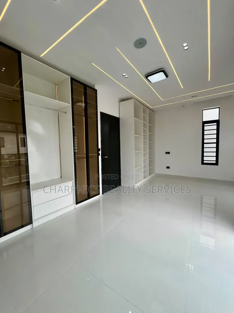 4bdrm Duplex in Sangotedo for sale