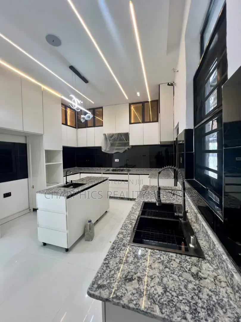 4bdrm Duplex in Sangotedo for sale