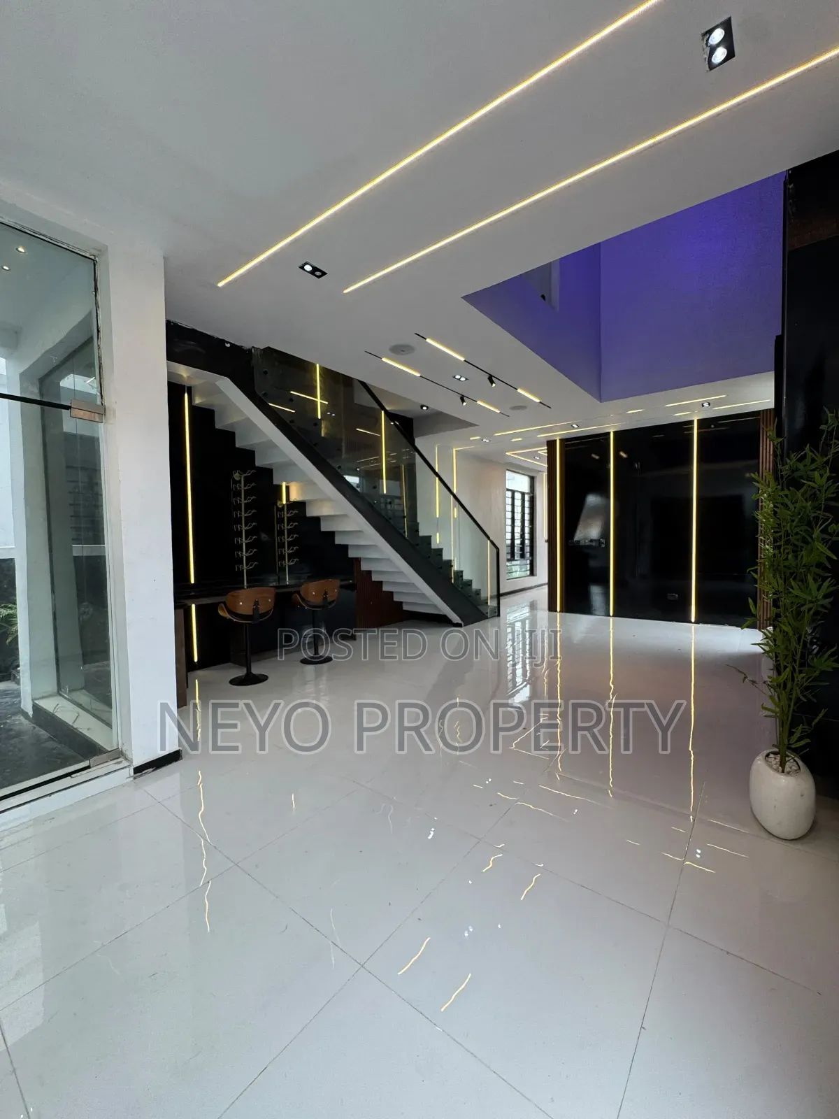 5bdrm Duplex in Ologolo Lekki for sale