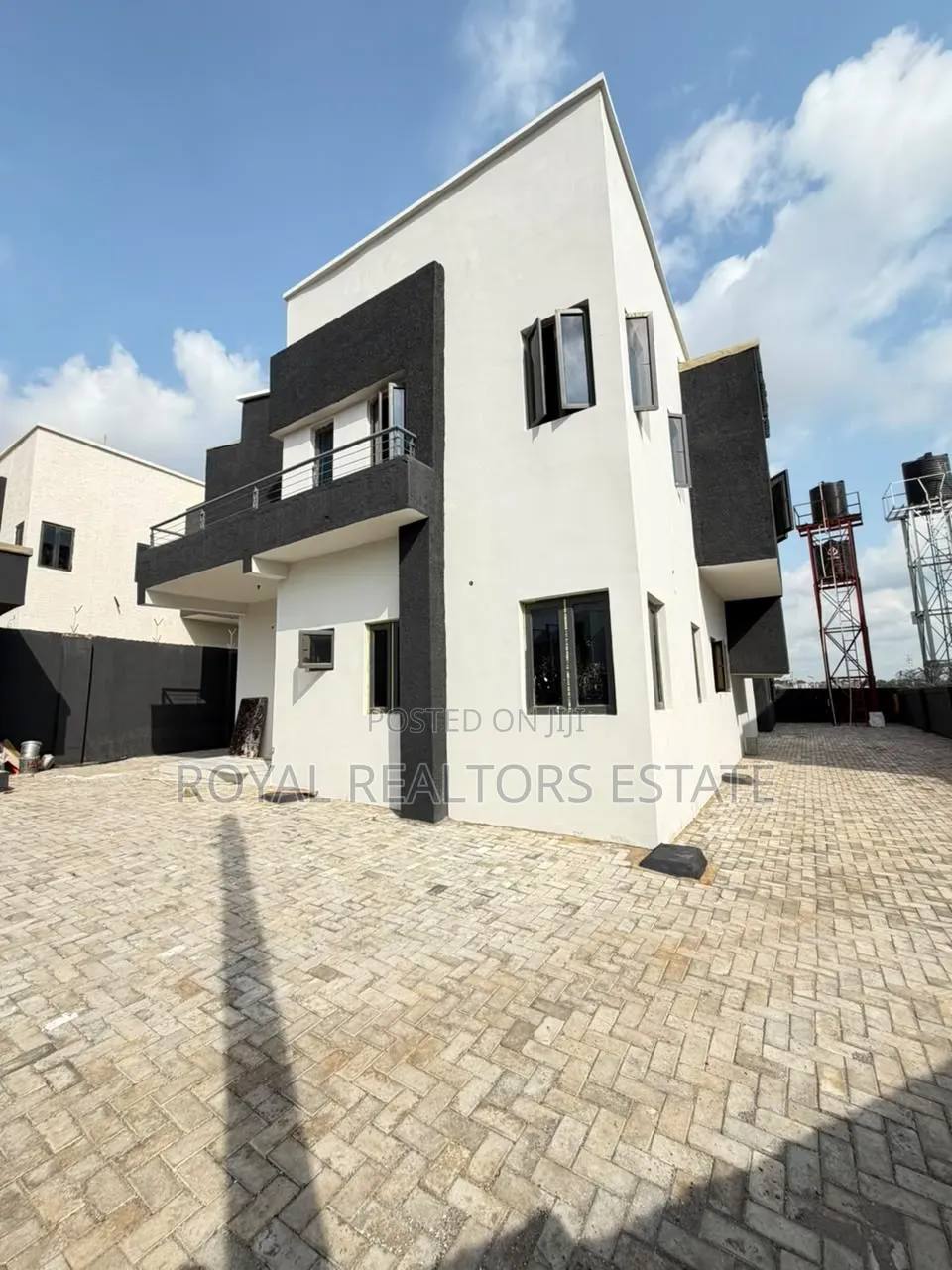 5bdrm Duplex in Galadimawa for sale
