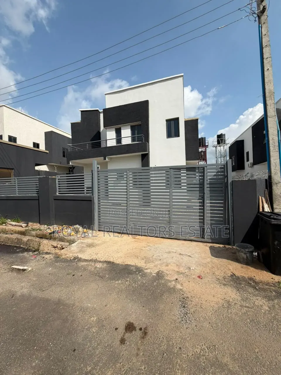 5bdrm Duplex in Galadimawa for sale