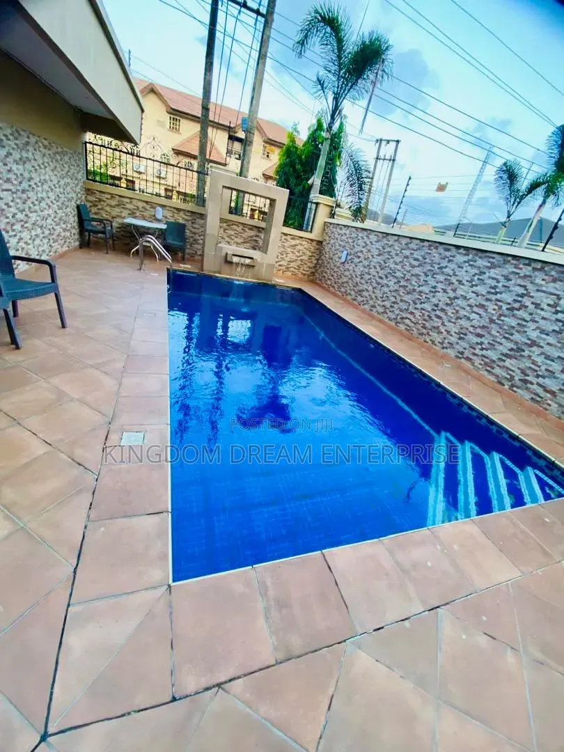 3bdrm Penthouse in Lekki Phase 1 Lagos for rent