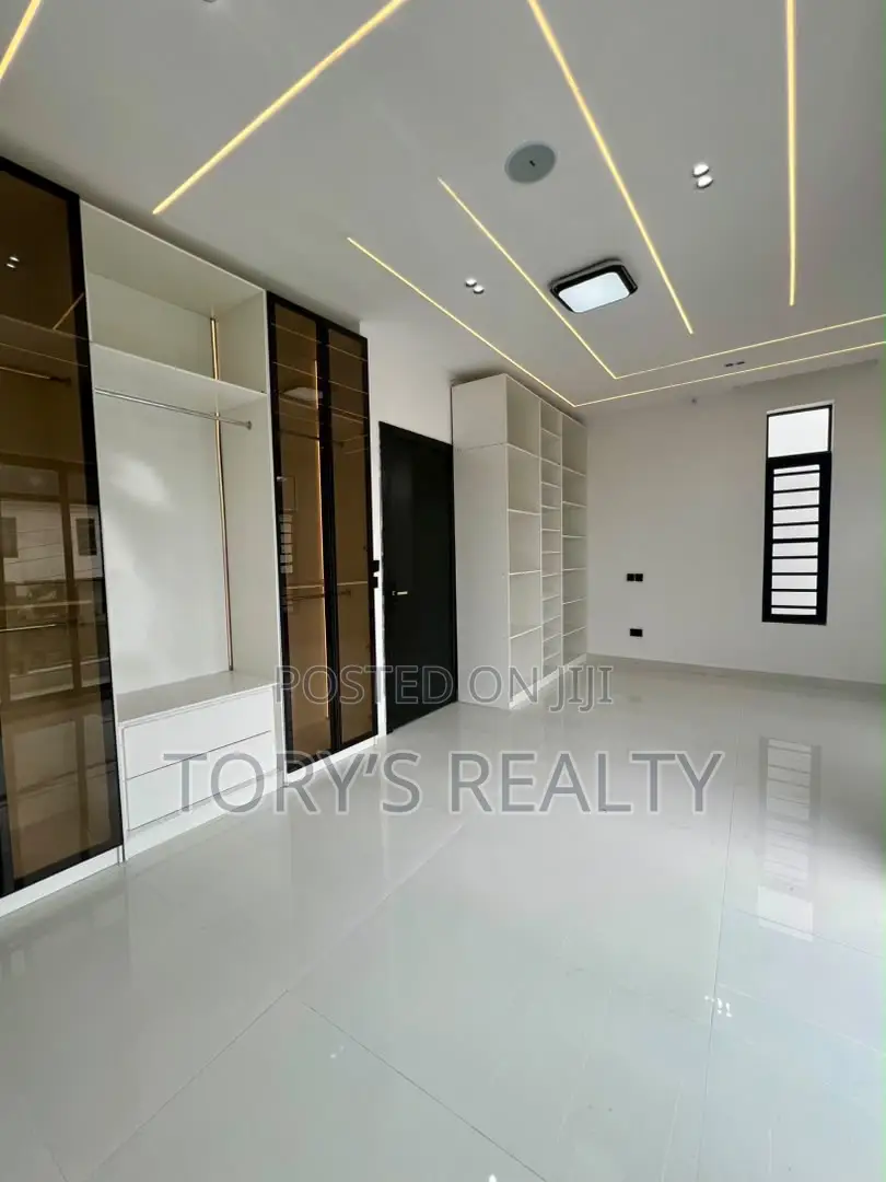 4bdrm Duplex in Sangotedo for sale