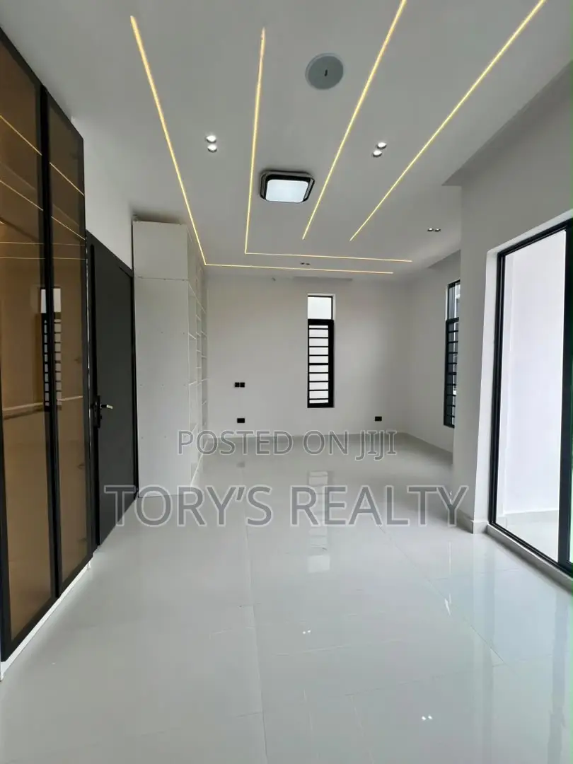 4bdrm Duplex in Sangotedo for sale