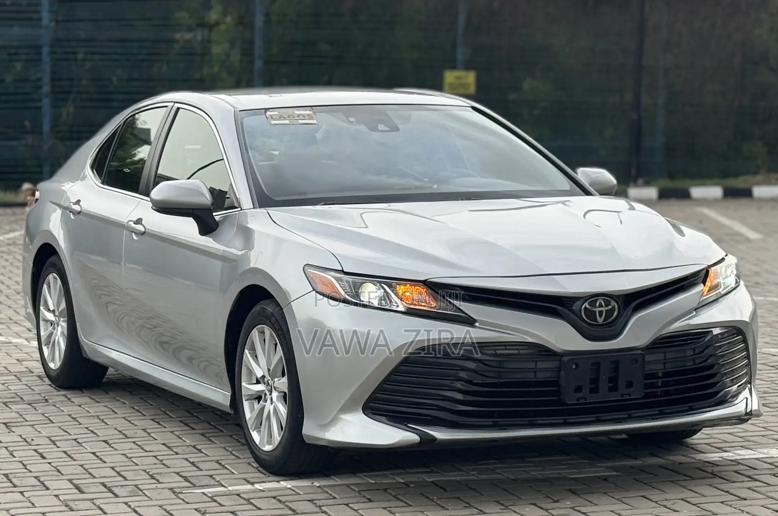 Toyota Camry LE FWD (2.5L 4cyl 8AM) 2018 Silver