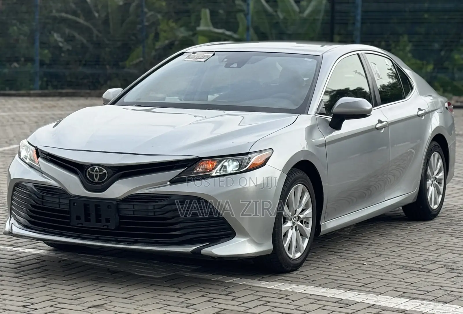 Toyota Camry LE FWD (2.5L 4cyl 8AM) 2018 Silver