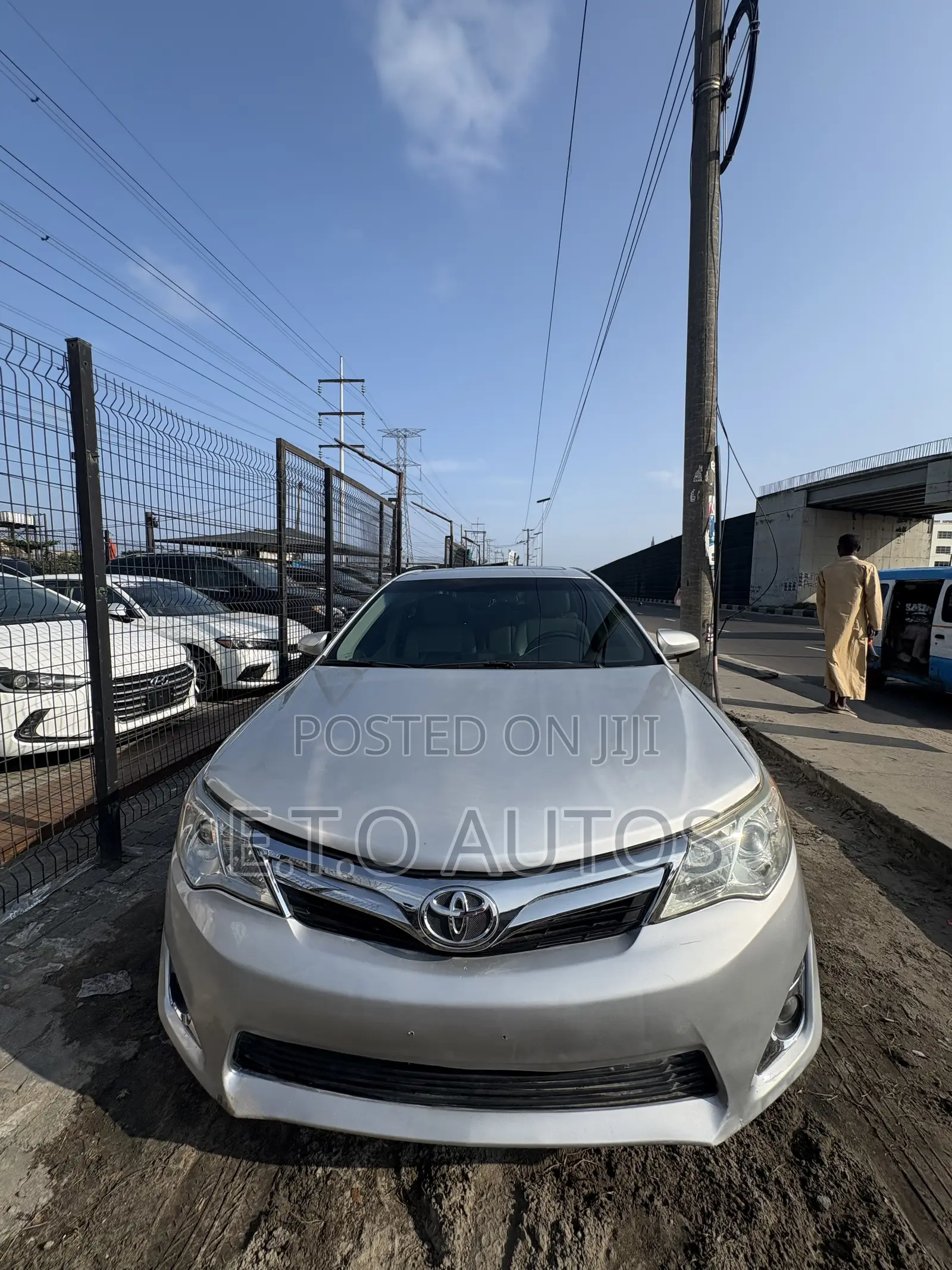 Toyota Camry XLE V6 4dr Sedan (3.5L 6cyl 6A) 2012 Silver