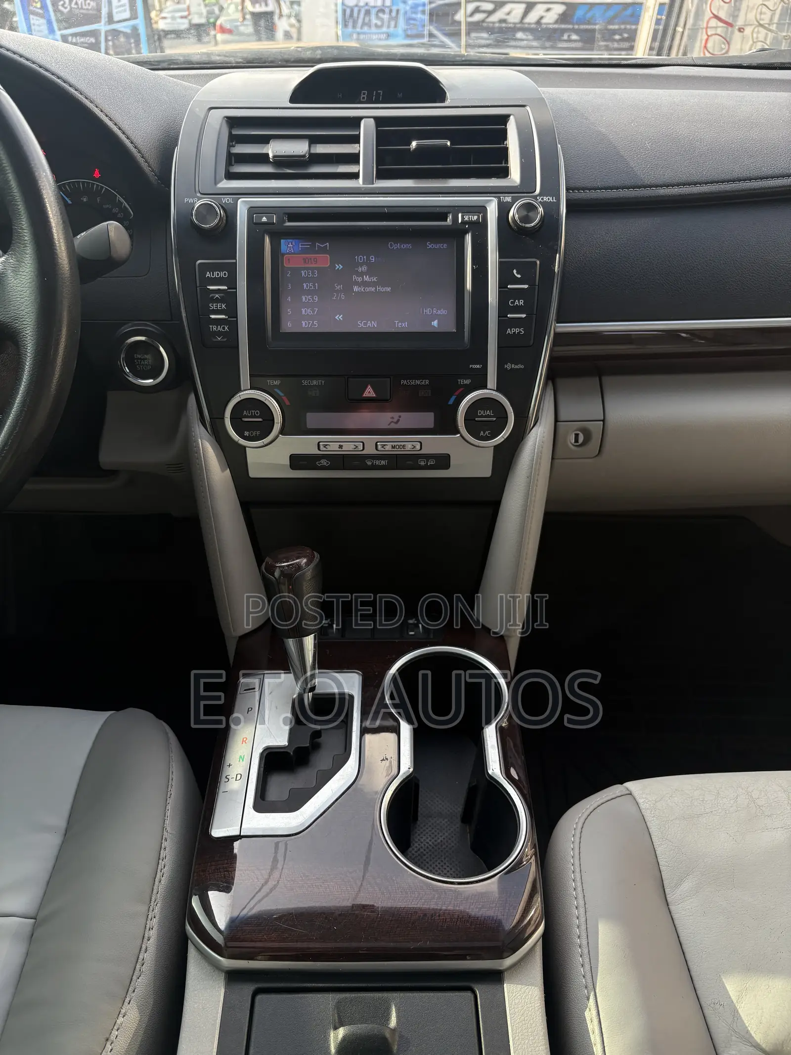 Toyota Camry XLE V6 4dr Sedan (3.5L 6cyl 6A) 2012 Silver