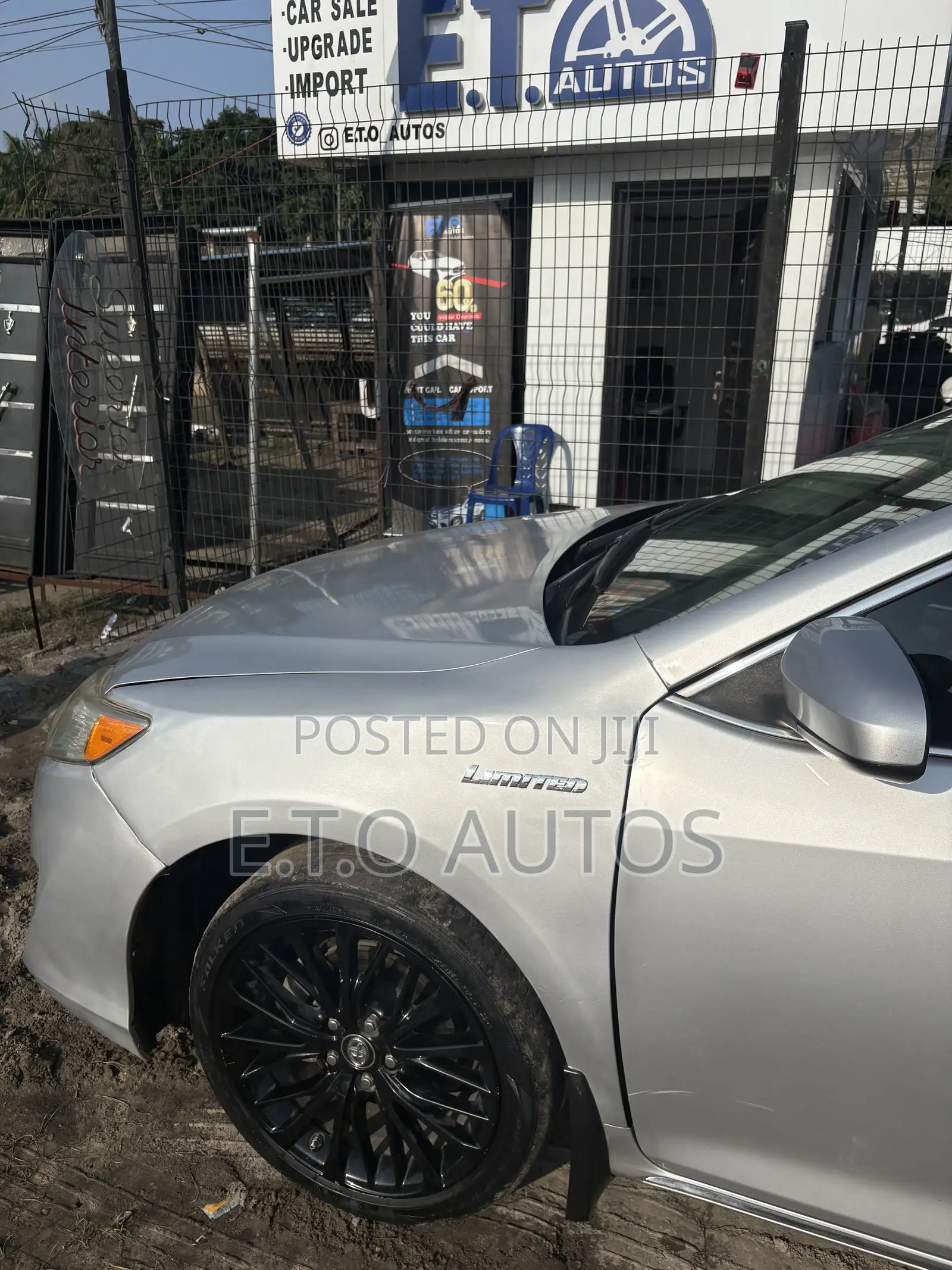 Toyota Camry XLE V6 4dr Sedan (3.5L 6cyl 6A) 2012 Silver