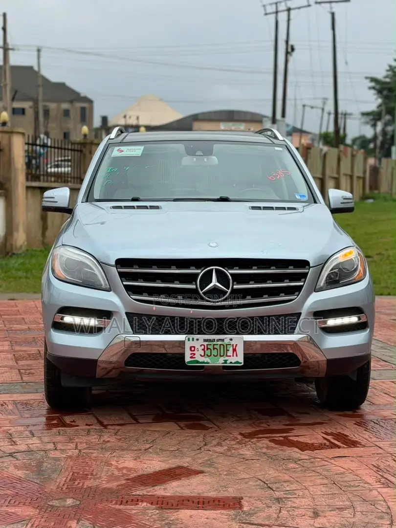 Mercedes-Benz M Class ML350 4dr SUV (3.5L 6cyl 7A) 2015 Blue