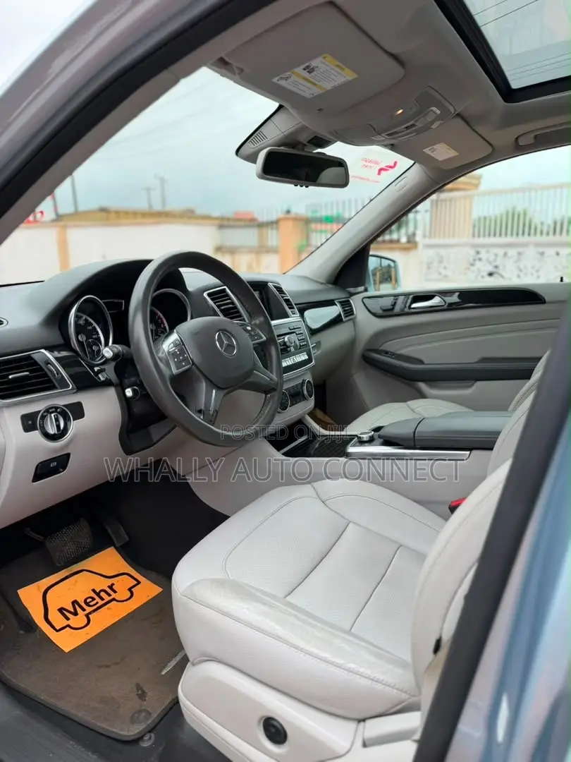 Mercedes-Benz M Class ML350 4dr SUV (3.5L 6cyl 7A) 2015 Blue