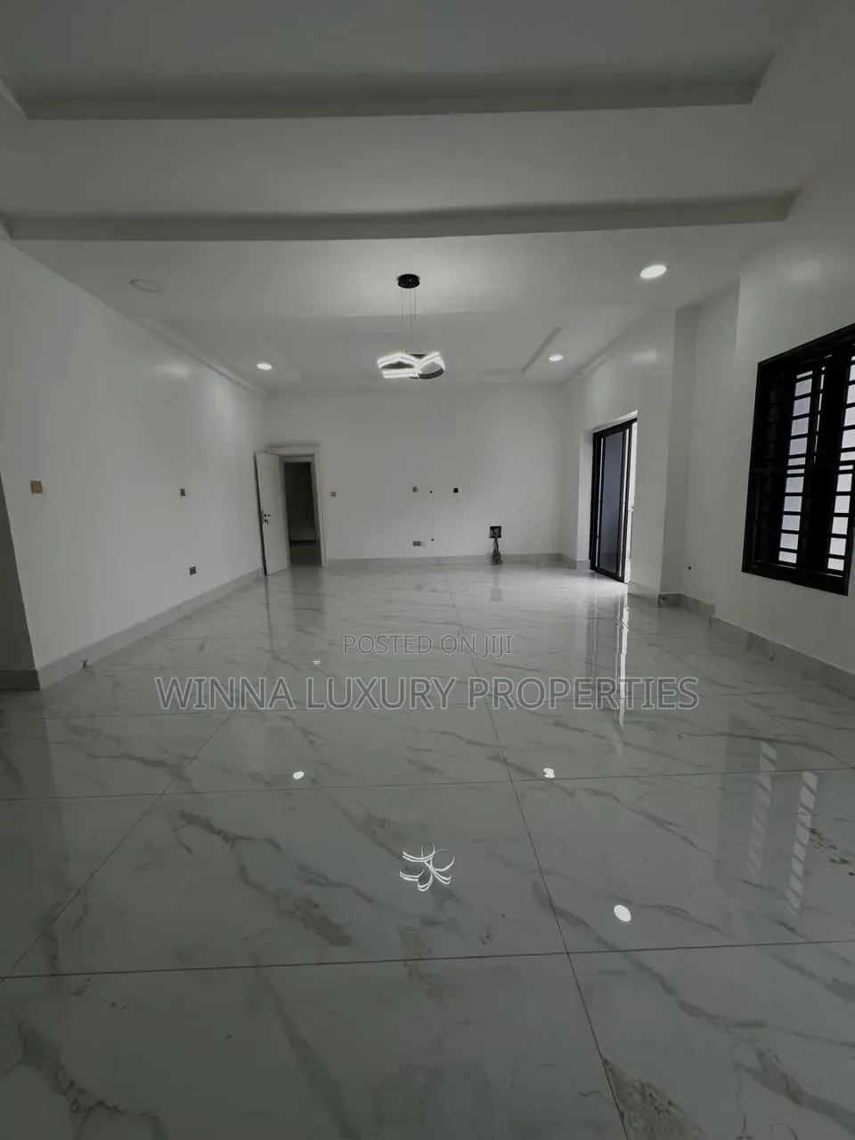 8bdrm Mansion in Asokoro Main for sale