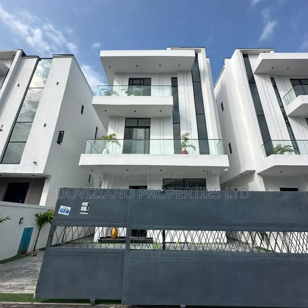 5bdrm Duplex in Ikota for sale