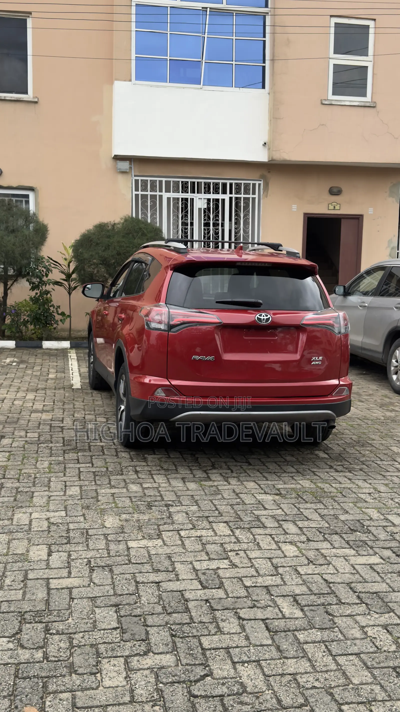 Toyota RAV4 XLE AWD (2.5L 4cyl 6A) 2017 Red