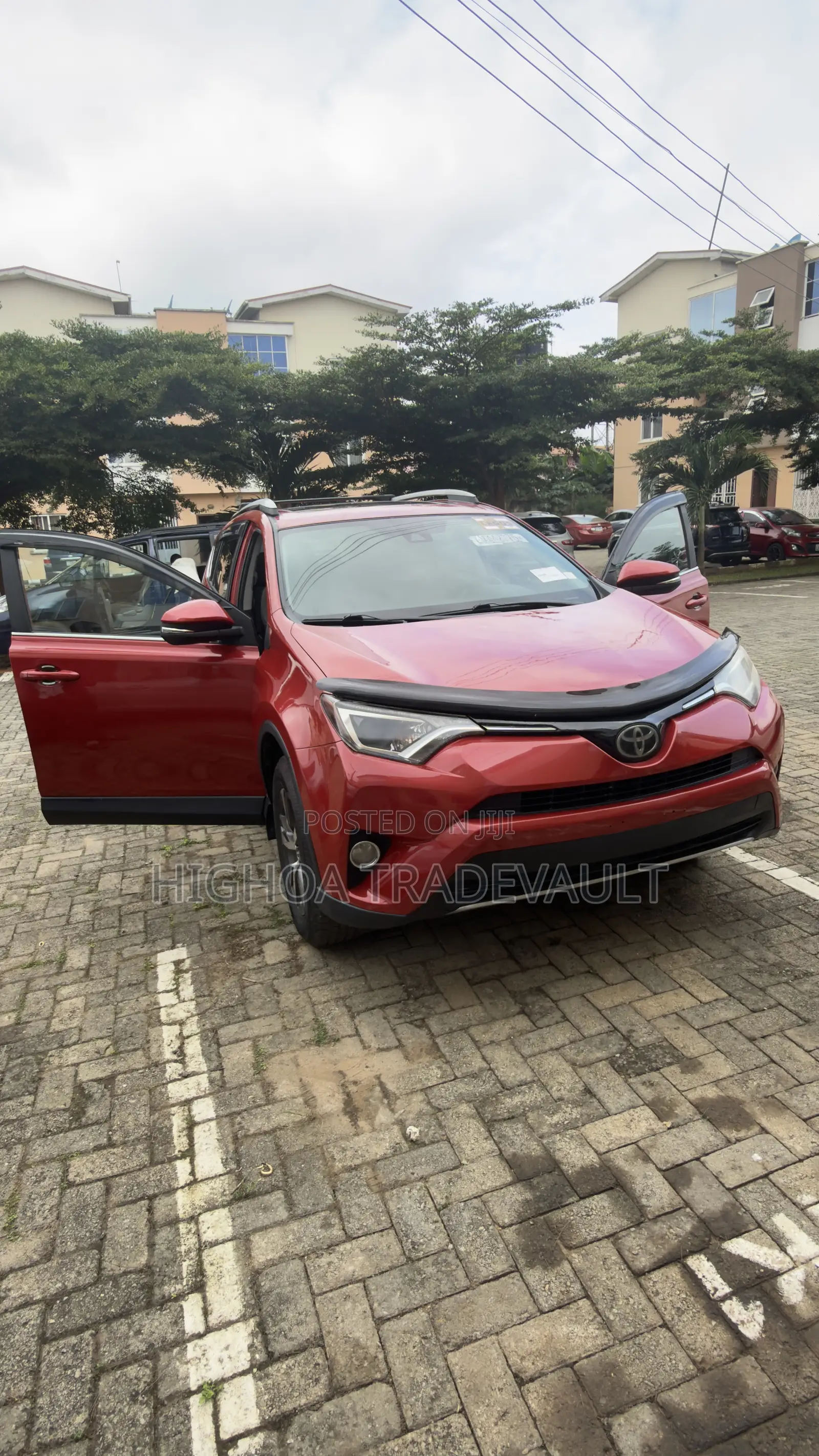Toyota RAV4 XLE AWD (2.5L 4cyl 6A) 2017 Red