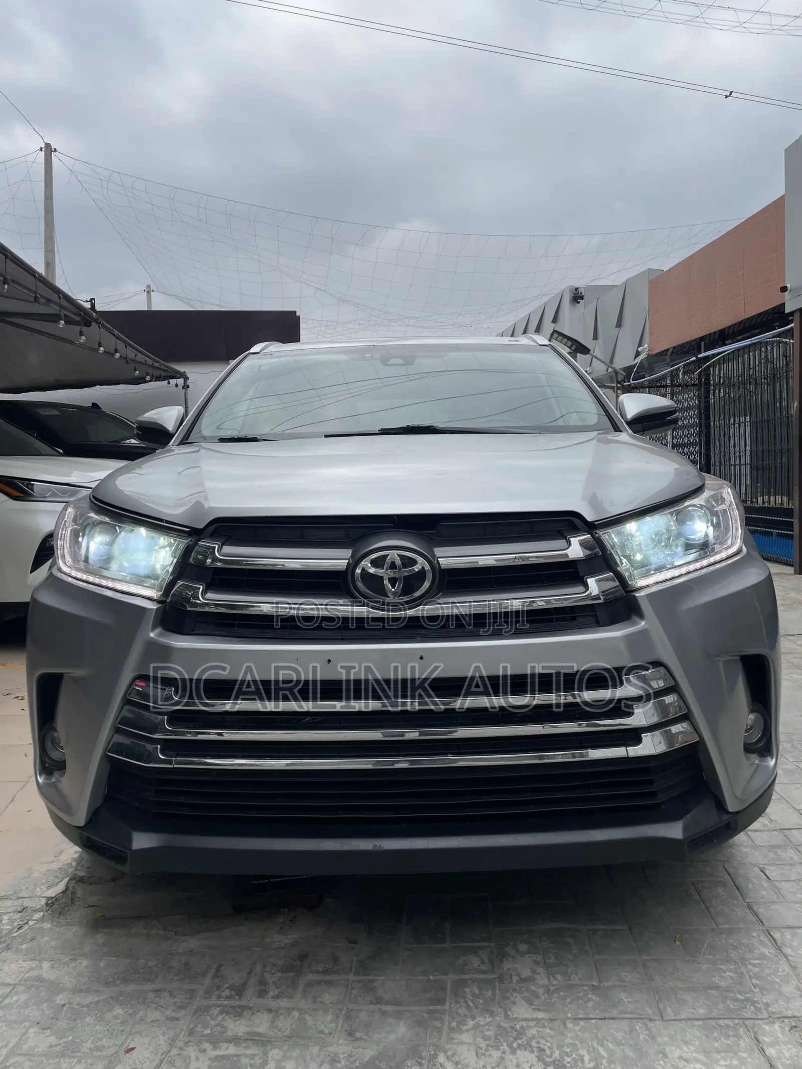 Toyota Highlander XLE 2019 Gray