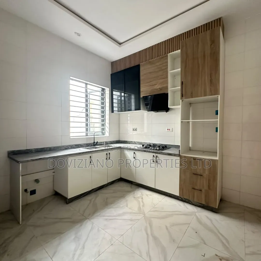 3bdrm Apartment in Abraham Adesanya Estate for sale