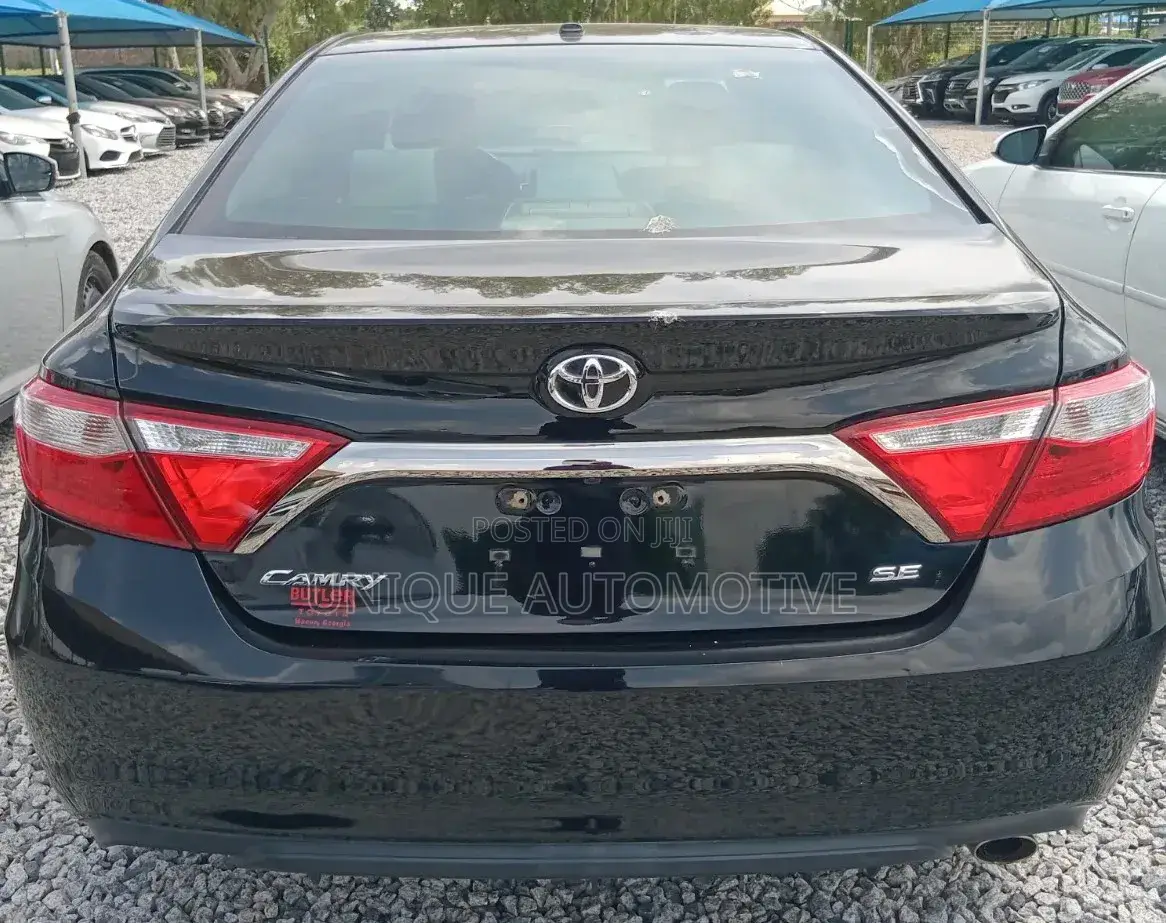 Toyota Camry SE w/Special Edition Pkg (2.5L 4cyl 6A) 2016 Matt Black