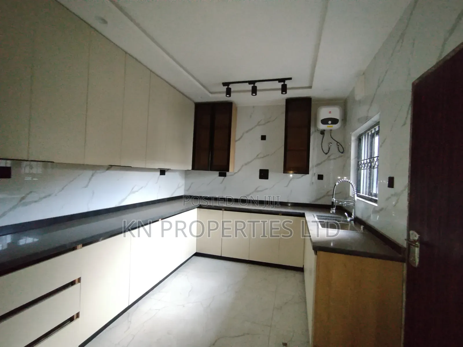 4bdrm Duplex in Guzape Main for sale