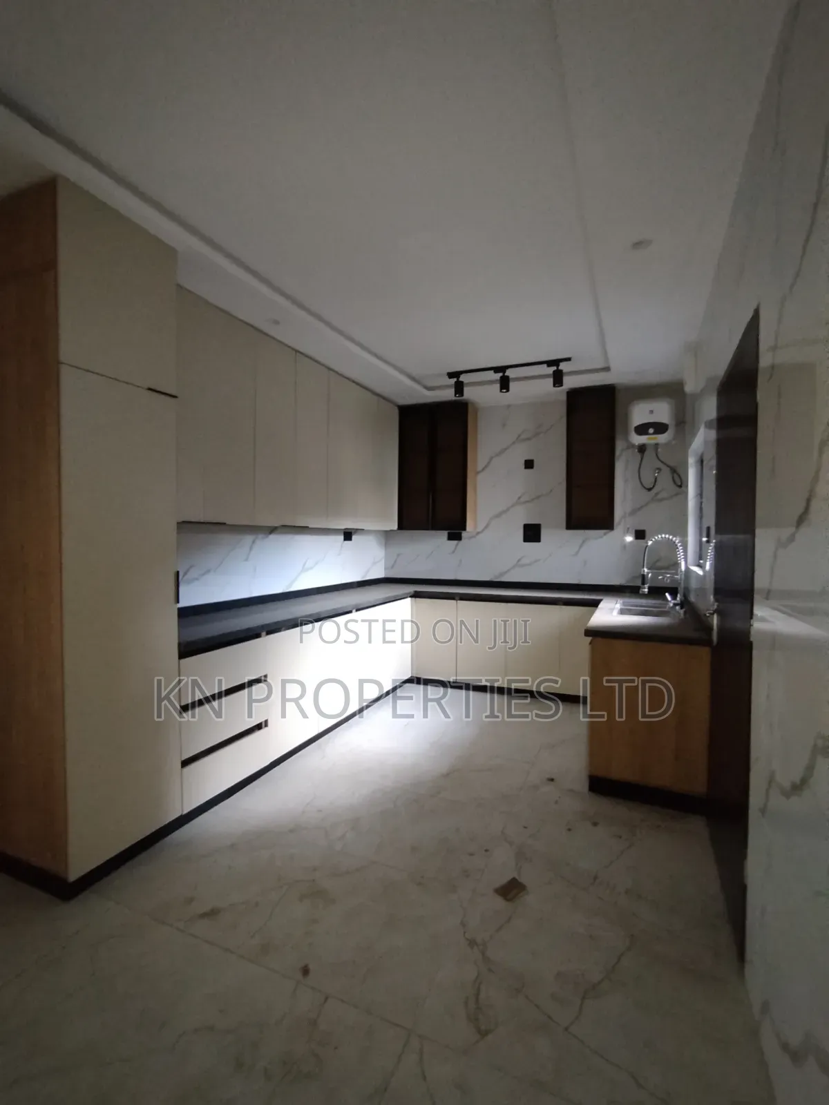 4bdrm Duplex in Guzape Main for sale