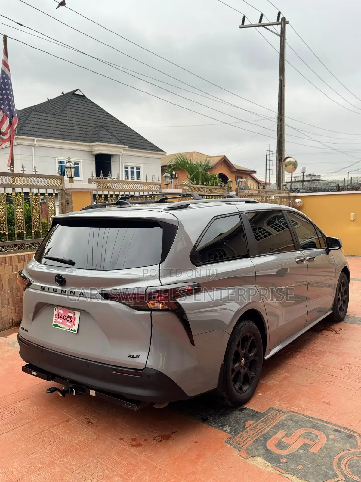 Toyota Sienna XLE Woodland Edition AWD 2025 Gray