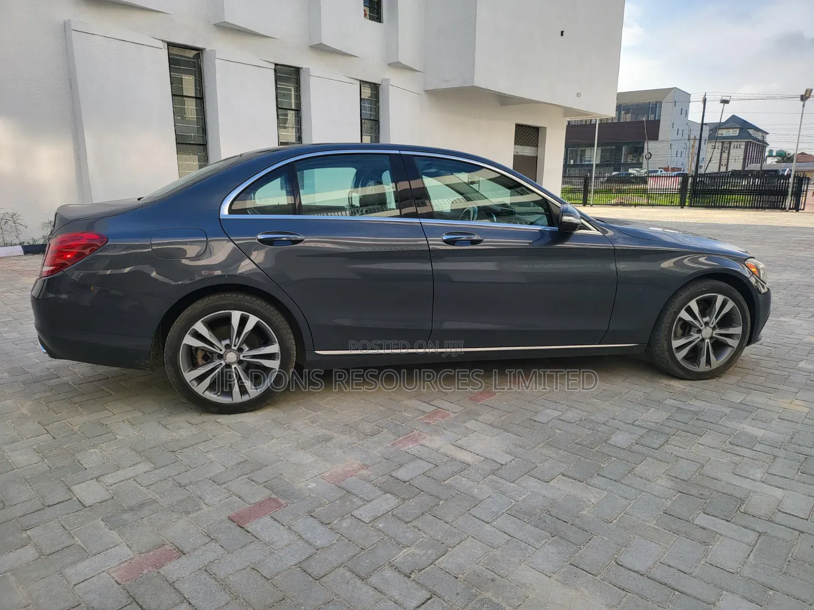 Mercedes-Benz C300 Luxury 4dr AWD 4Matic Sedan (2.0L 4cyl 7A) 2015 Gray
