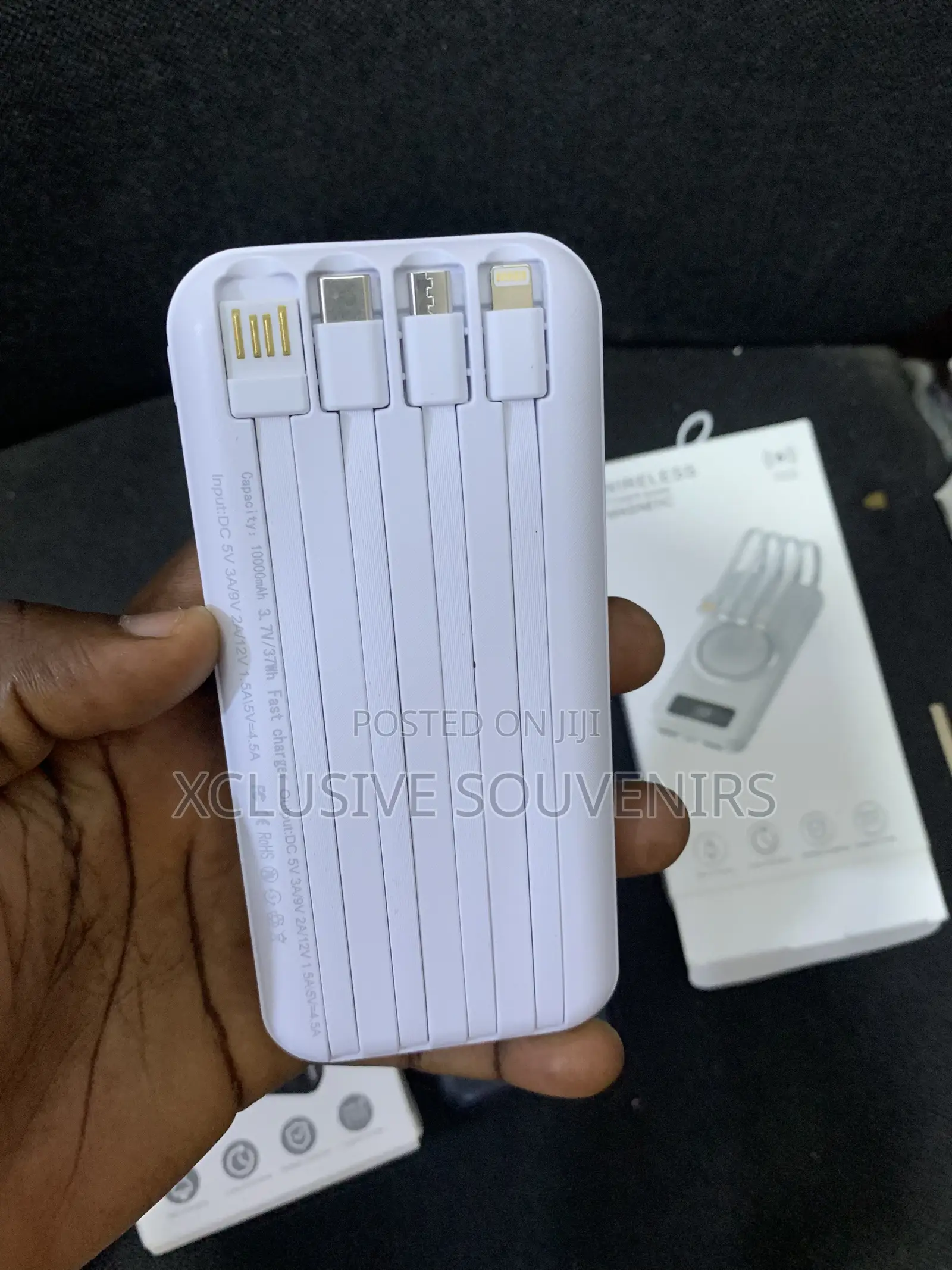 10000mAh Fast Charging Wireless Power Bank With Digital Power Display