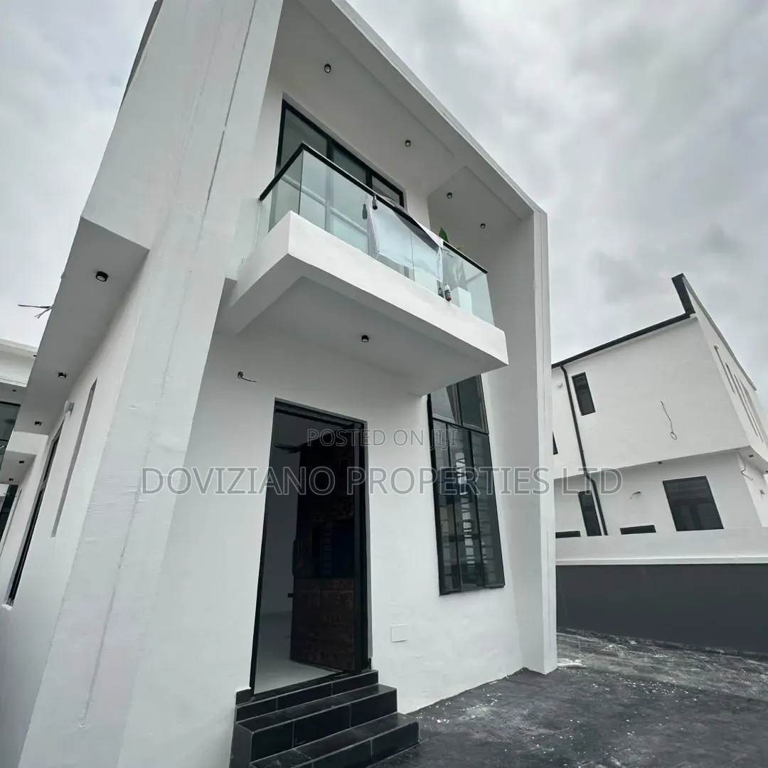 5bdrm Duplex in Sangotedo for sale