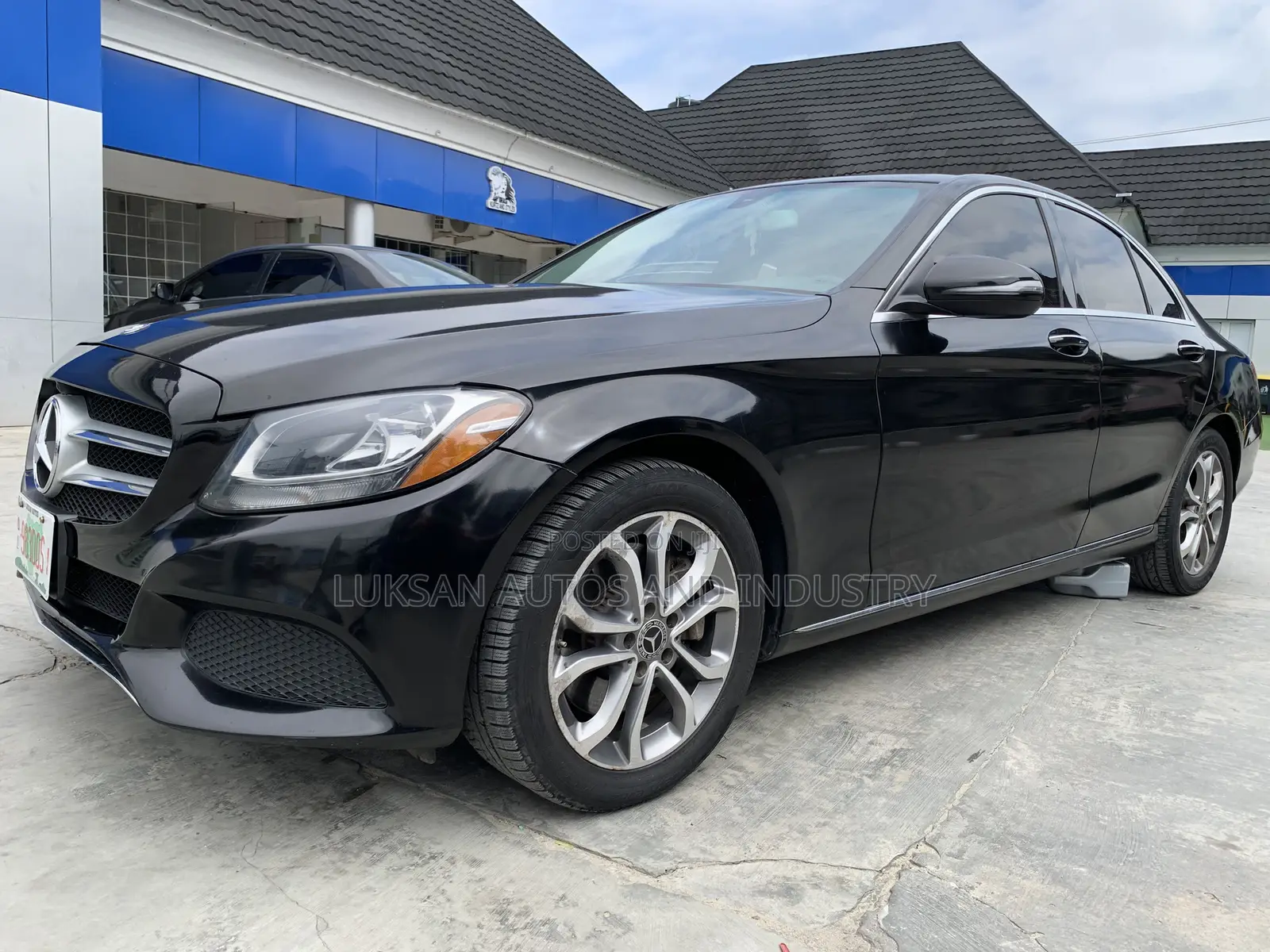 Mercedes-Benz C300 Luxury 4matic Sedan AWD (2.0L 4cyl 7A) 2017 Black