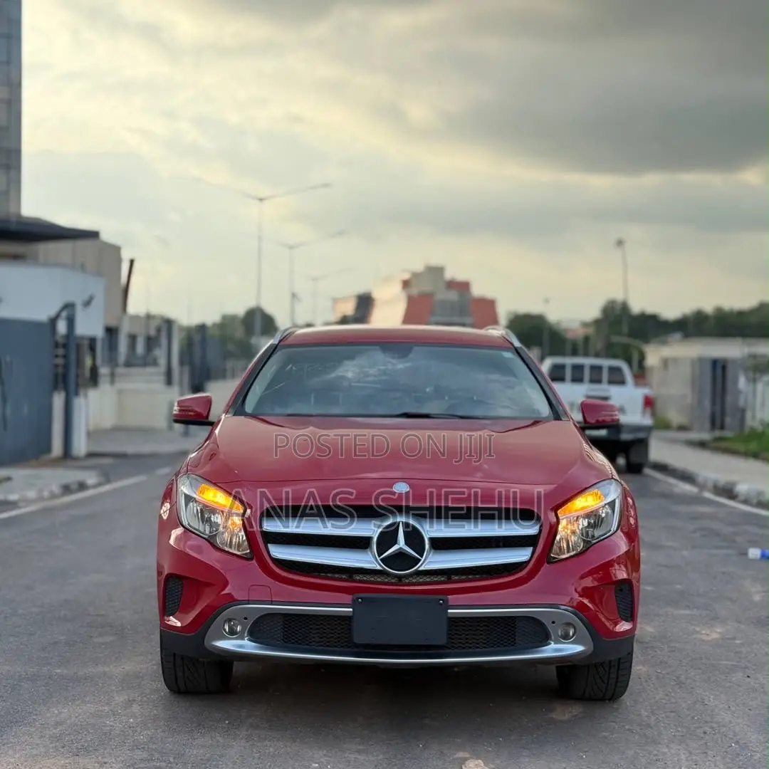 Mercedes-Benz GLA 250 2015 Red