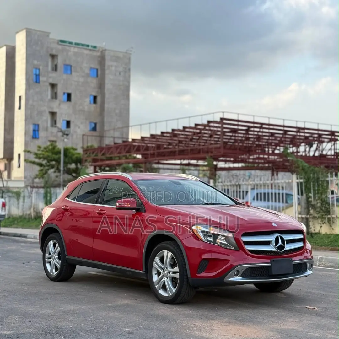 Mercedes-Benz GLA 250 2015 Red