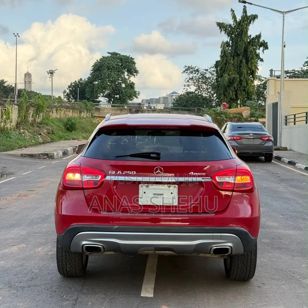 Mercedes-Benz GLA 250 2015 Red