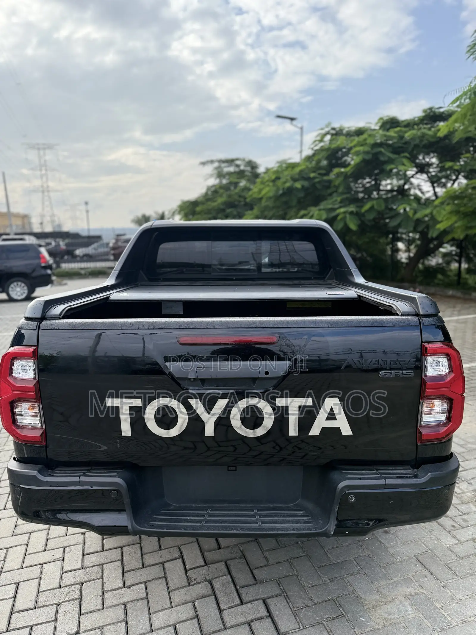Toyota Hilux 2024 Black