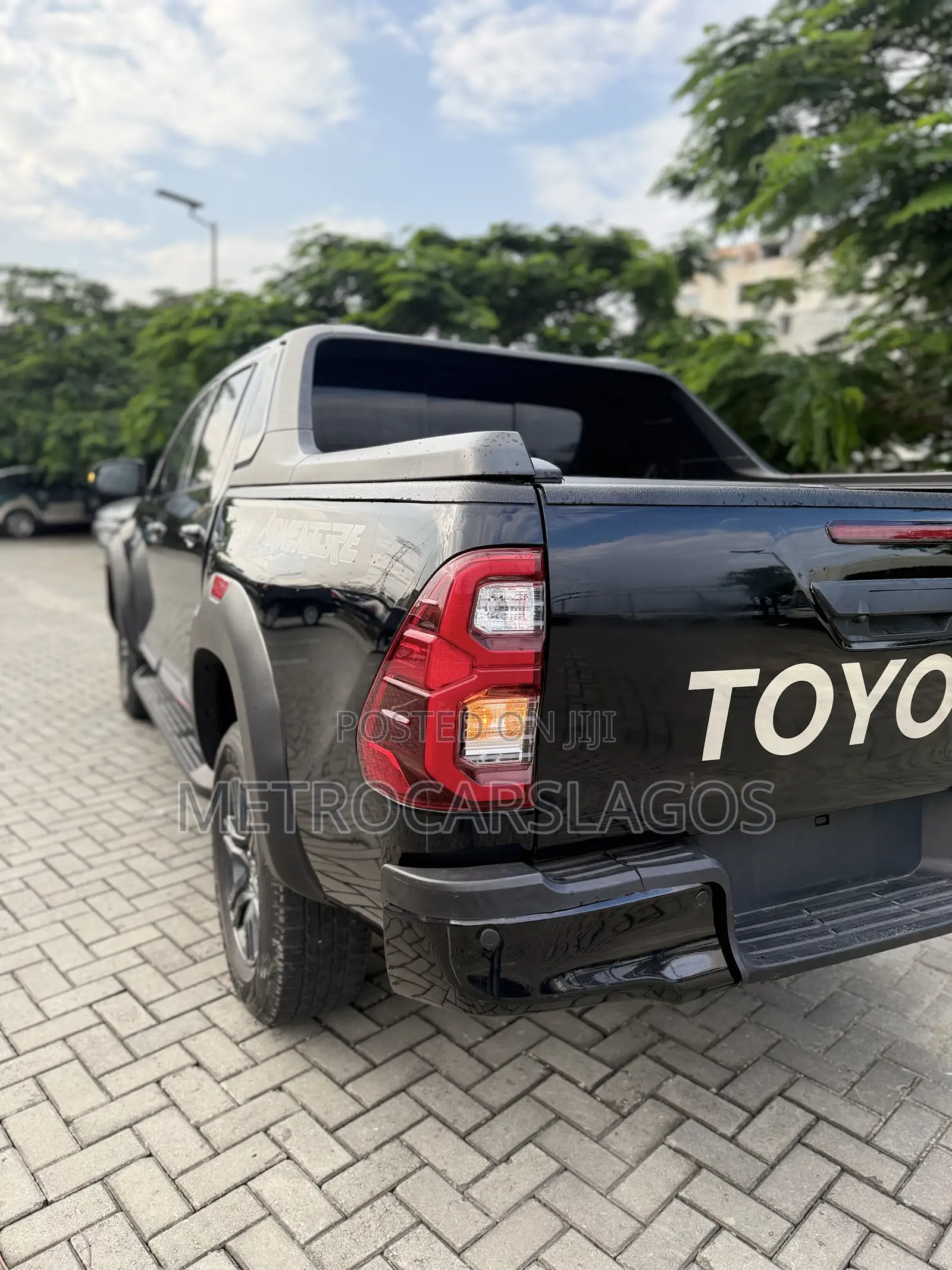 Toyota Hilux 2024 Black