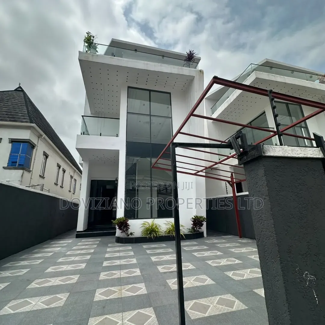 5bdrm Duplex in Sangotedo for sale