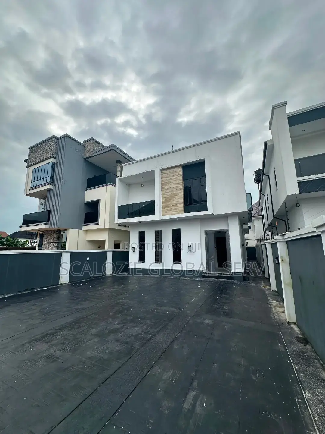 4bdrm Duplex in 79Th Estate Akwaka, for sale
