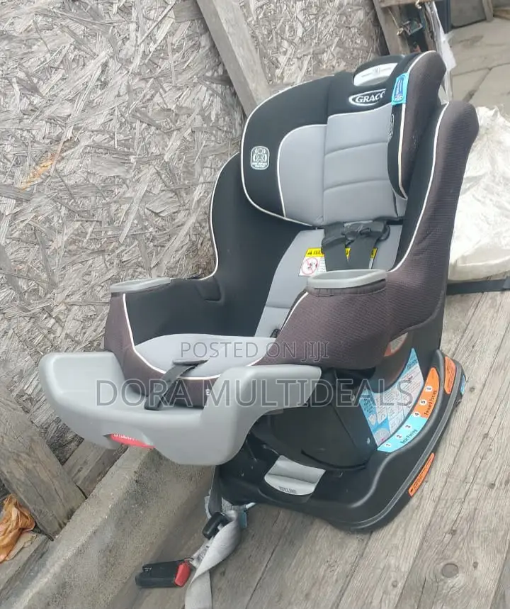 Imported Extend to Fit Convertible Car Seat 0-10years