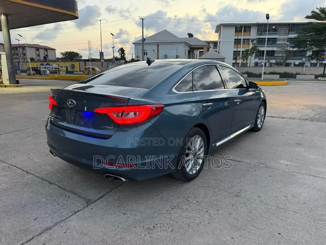 Hyundai Sonata Limited Sedan FWD (2.4L 4cyl 6A) 2016 Blue