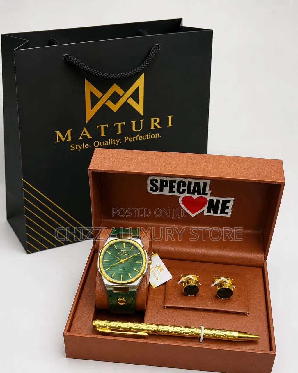Matturi Quality Luxury Men Rubber Strap Wristwatch