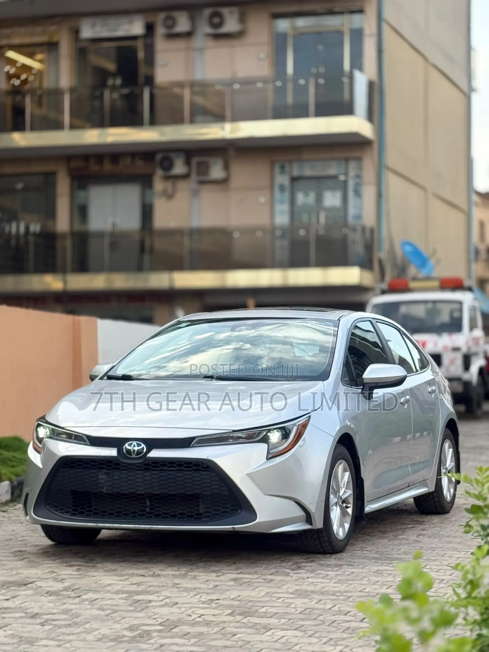 Toyota Corolla LE 2021 Silver