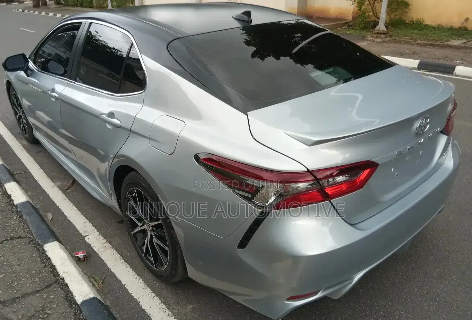 Toyota Camry SE 2022 Silver