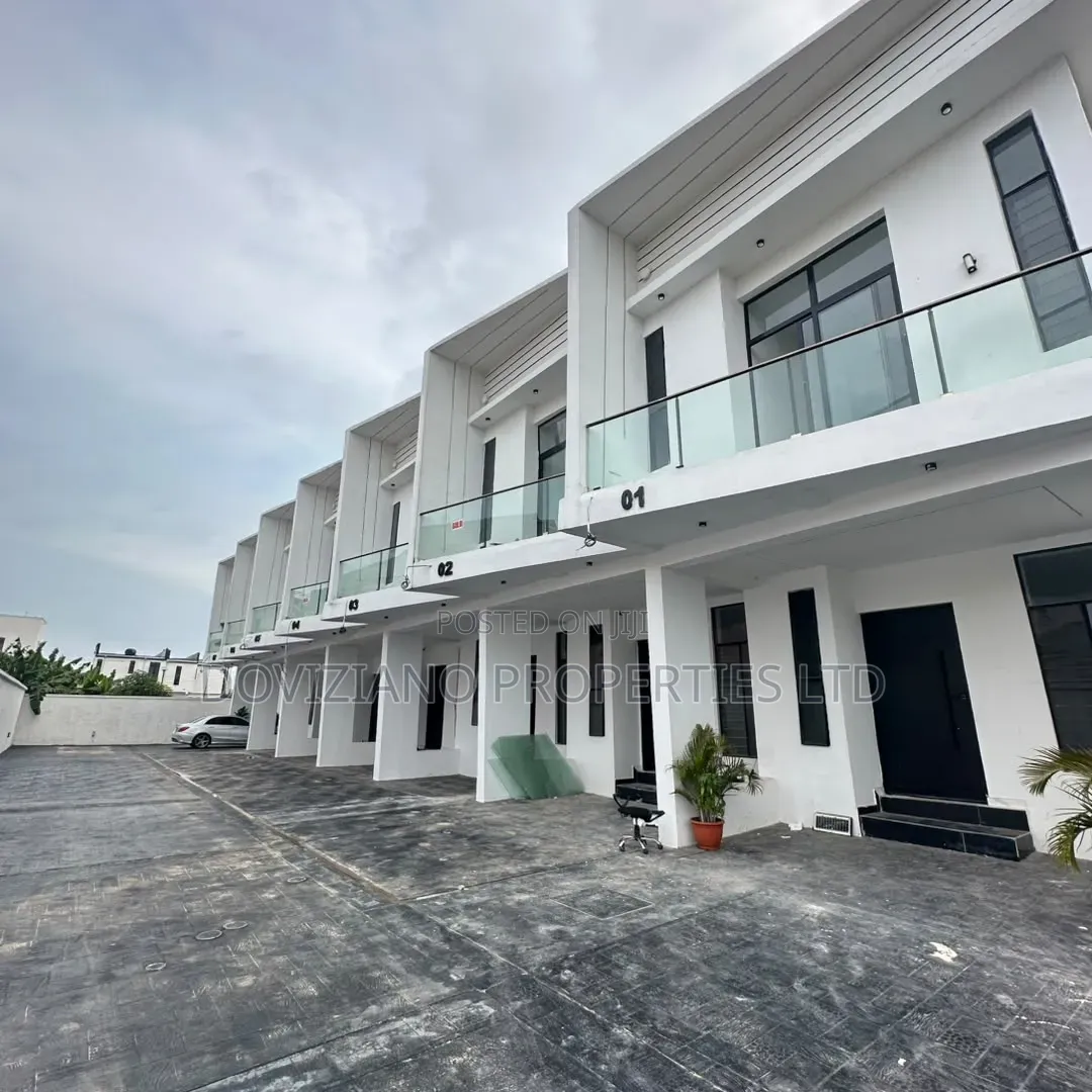 4bdrm Duplex in Ogombo for sale