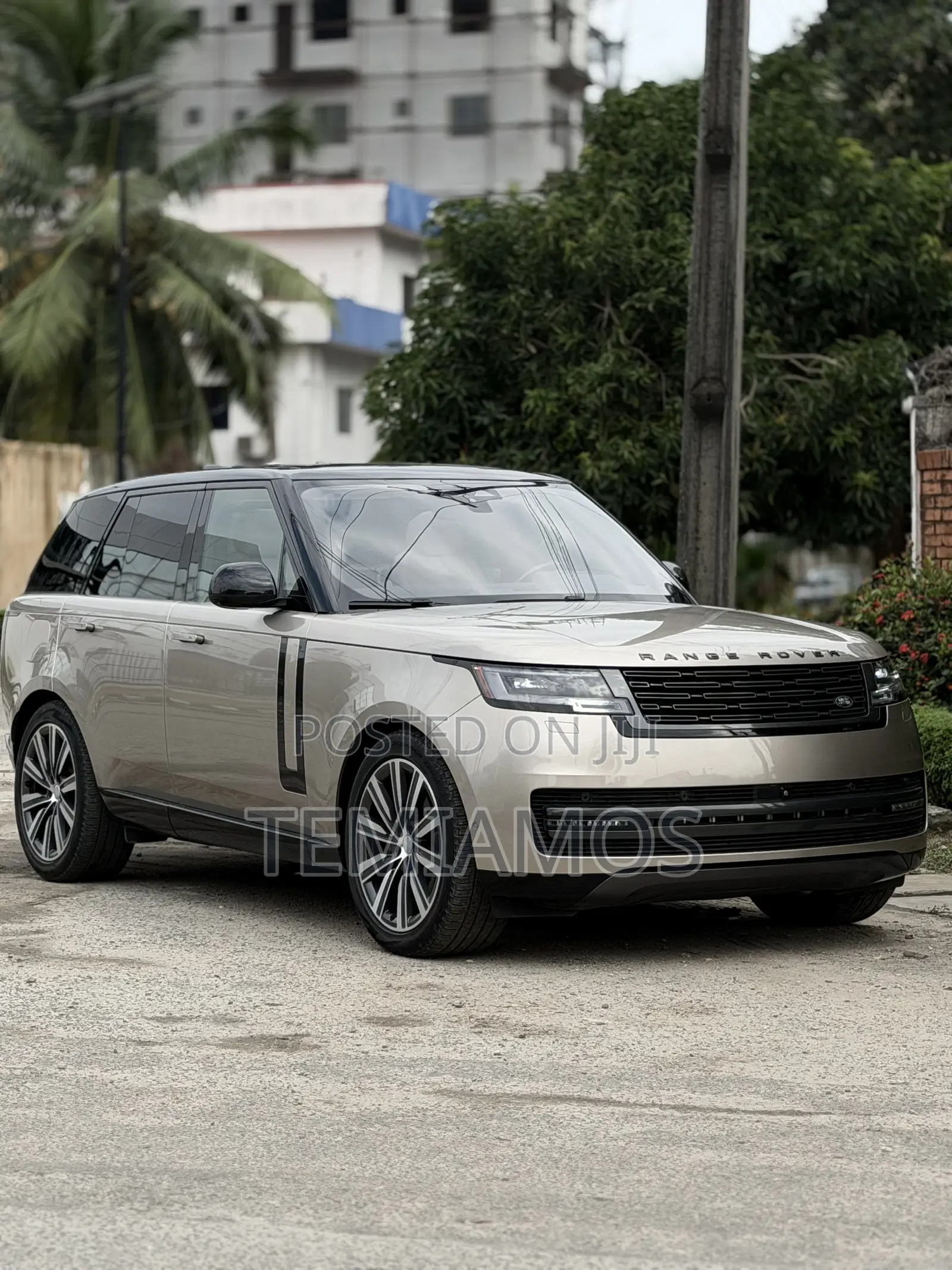 Land Rover Range Rover P400 SE SWB 2023 Gold